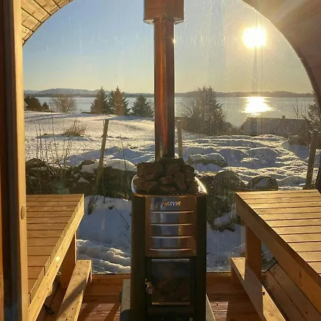 Prázdninový dům Romantic Country With Fjord Views On Amoy